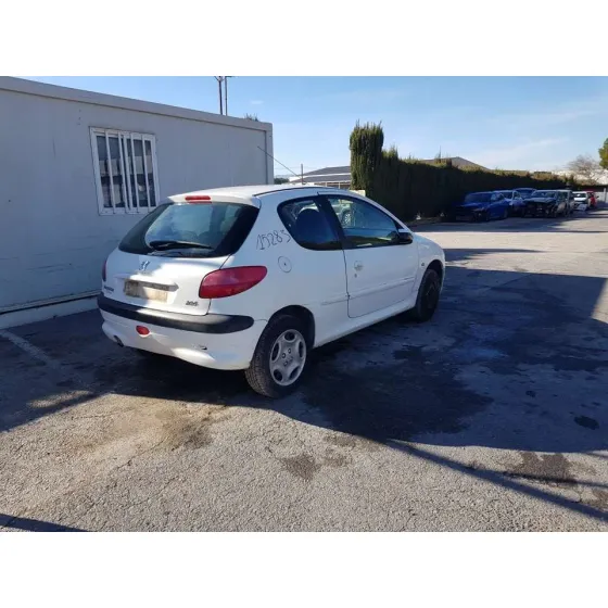 PEUGEOT 206 BERLINA '2003 X-LINE BLANCO