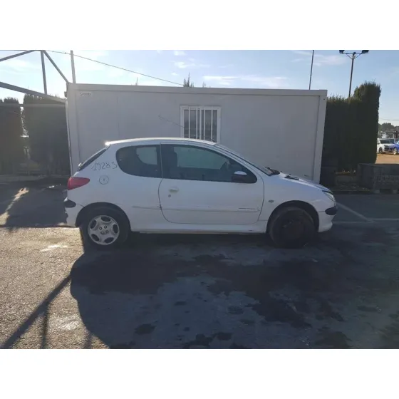 PEUGEOT 206 BERLINA '2003 X-LINE BLANCO