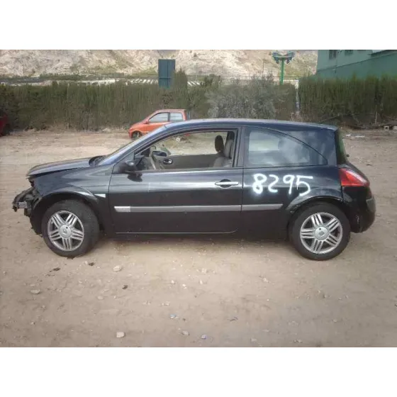 RENAULT MEGANE II BERLINA 3P '2003 CONFORT DYNAMIQUE NEGRO