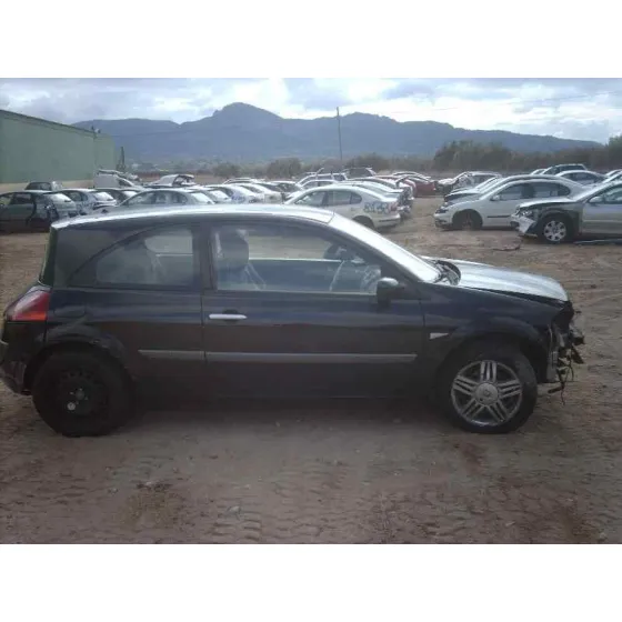RENAULT MEGANE II BERLINA 3P '2003 CONFORT DYNAMIQUE NEGRO