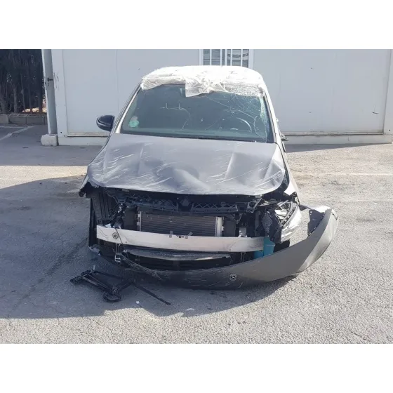MERCEDES CLASE B (247) '2020 B180 GRIS OSCURO