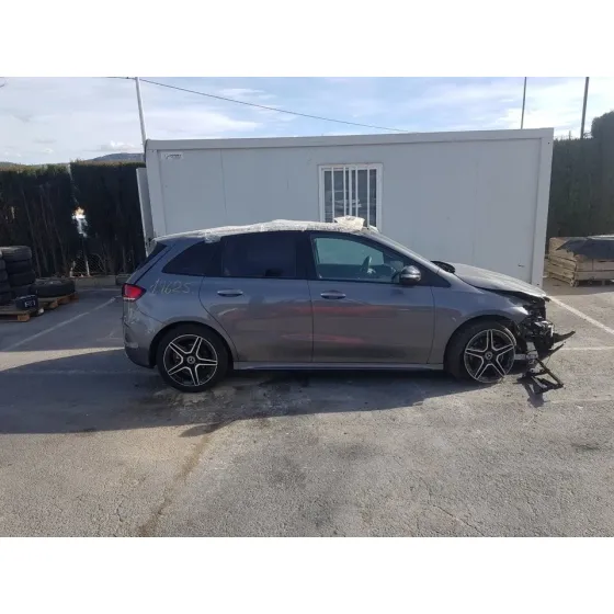 MERCEDES CLASE B (247) '2020 B180 GRIS OSCURO