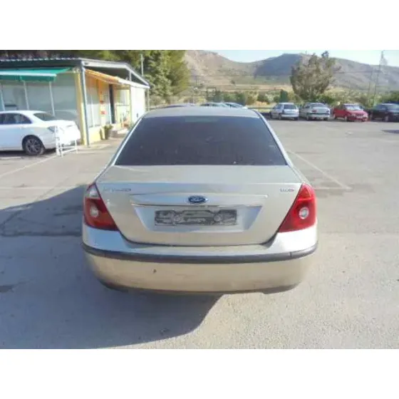 FORD MONDEO BERLINA (GE) '2003 GHIA (06.2003->) (D) DORADO