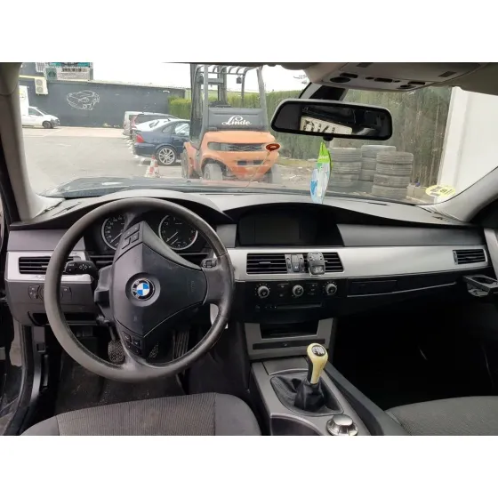 BMW SERIE 5 BERLINA (E60) '2005 520I NEGRO