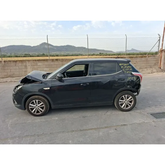 Ssangyong TIVOLI 2015