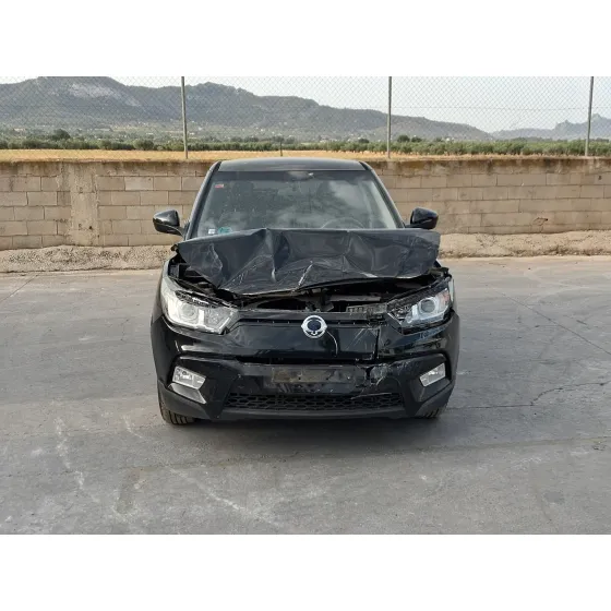 Ssangyong TIVOLI 2015