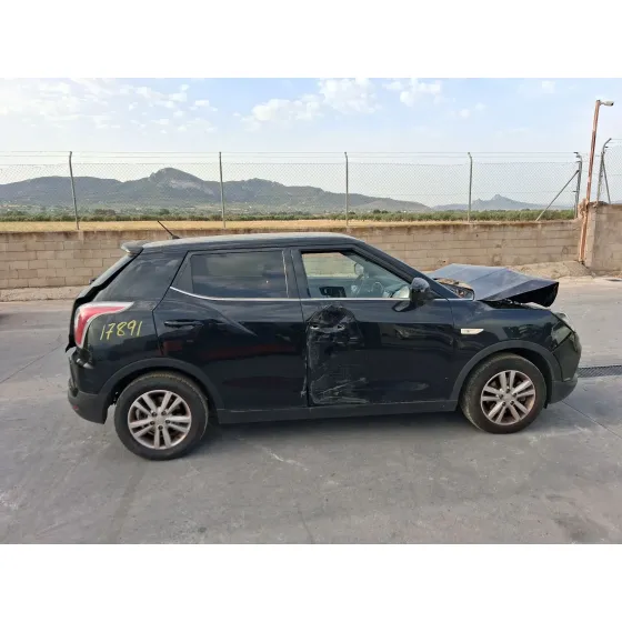 Ssangyong TIVOLI 2015