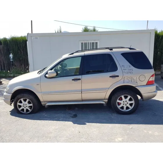 MERCEDES CLASE M (W163) '2001 270 CDI (163.113) DORADO