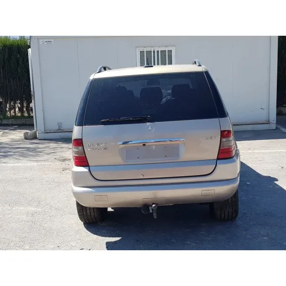 MERCEDES CLASE M (W163) '2001 270 CDI (163.113) DORADO