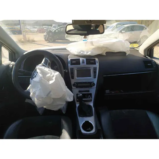 TOYOTA AVENSIS (T27) '2015 ADVANCE BLANCO