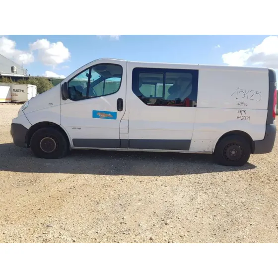 RENAULT TRAFIC COMBI (AB 4.01) '2009 6 - PLAZAS, ACRISTALADO PARCIAL, COMBI CORTO BLANCO
