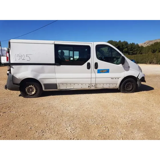 RENAULT TRAFIC COMBI (AB 4.01) '2009 6 - PLAZAS, ACRISTALADO PARCIAL, COMBI CORTO BLANCO