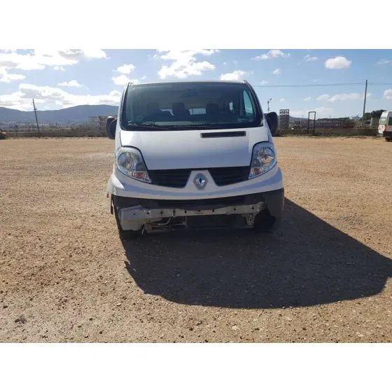 RENAULT TRAFIC COMBI (AB 4.01) '2009 6 - PLAZAS, ACRISTALADO PARCIAL, COMBI CORTO BLANCO