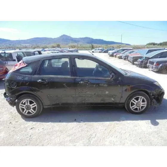 FORD FOCUS BERLINA (CAK) '2002 GHIA NEGRO