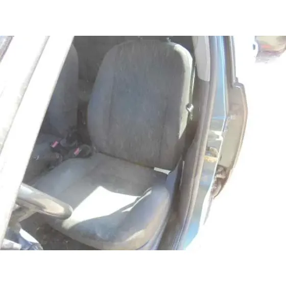 FORD FOCUS BERLINA (CAK) '2002 GHIA NEGRO