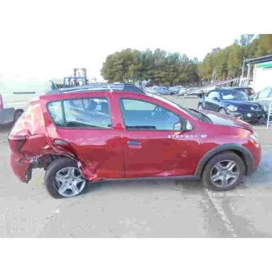 DACIA SANDERO '2018 STEPWAY GRANATE