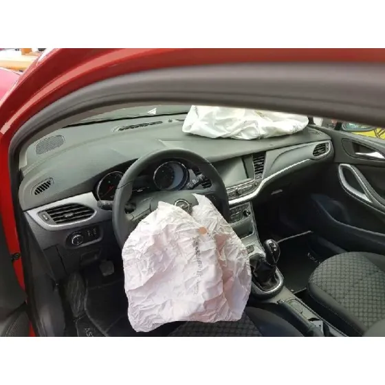 OPEL ASTRA K LIM. 5TÜRIG '2017 DYNAMIC START/STOP ROJO