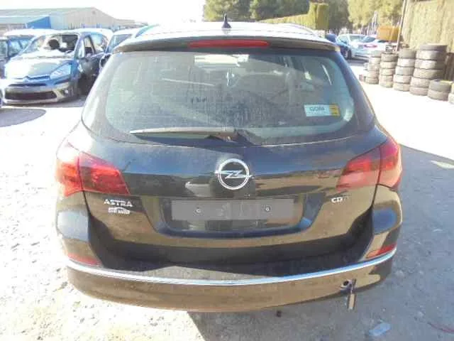 OPEL ASTRA J SPORTS TOURER '2014 SPORTIVE NEGRO