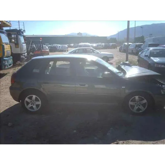 AUDI A3 (8L) '2000 1.9 TDI AMBIENTE VERDE