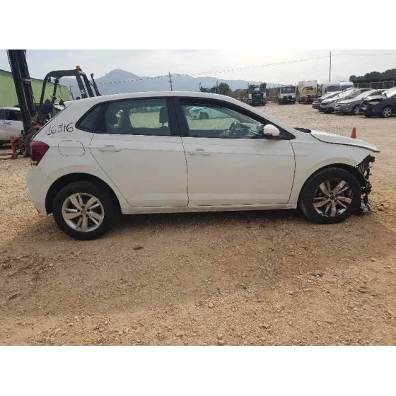 VOLKSWAGEN POLO '2018 ADVANCE BLANCO