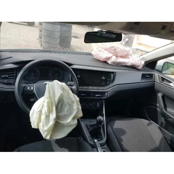 VOLKSWAGEN POLO '2018 ADVANCE BLANCO