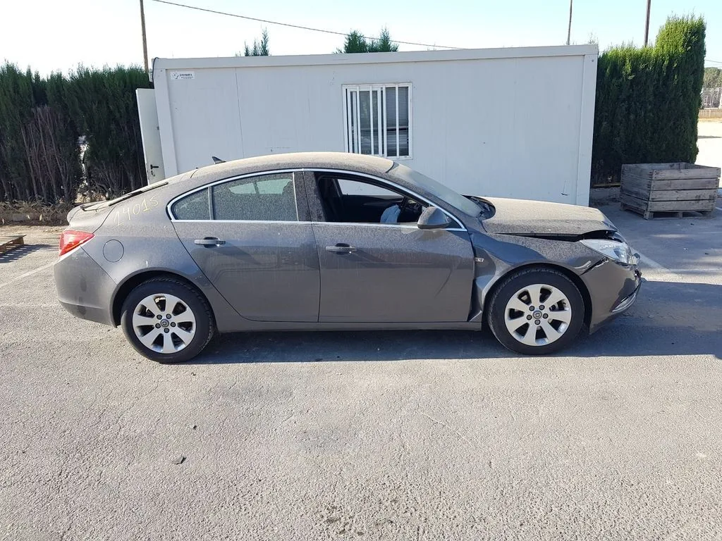 OPEL INSIGNIA BERLINA '2011 COSMO GRIS OSCURO