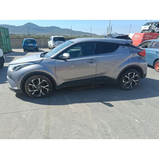 Toyota C-HR (_X1_) 2016