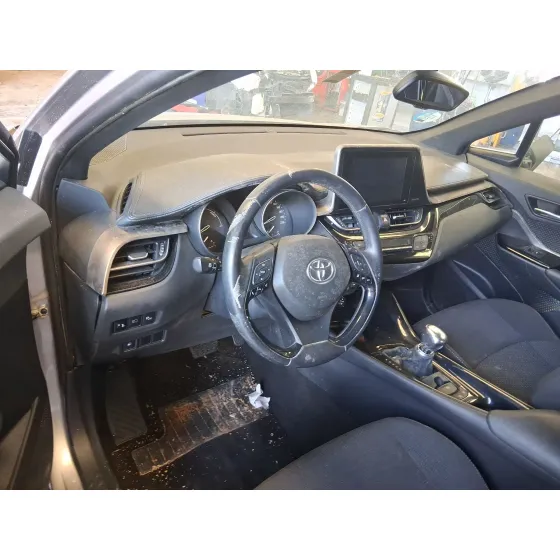 Toyota C-HR (_X1_) 2016
