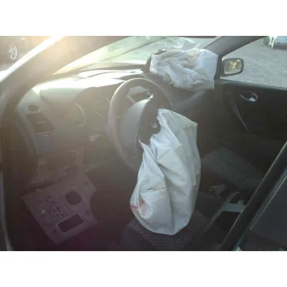 RENAULT MEGANE II BERLINA 5P '2003 1.9 DCI DIESEL GRIS