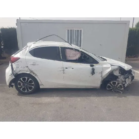 MAZDA 2 LIM. () '2017 LUXURY BLANCO