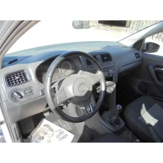 VOLKSWAGEN POLO (6R1) '2011 ADVANCE GRIS