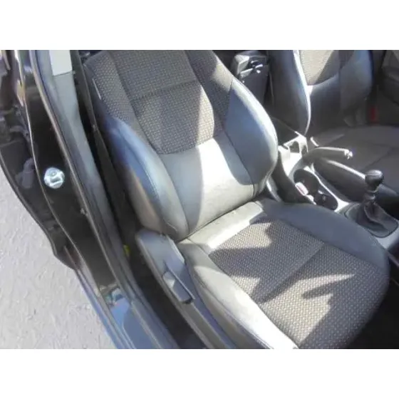 HYUNDAI I30 '2010 CLASSIC NEGRO