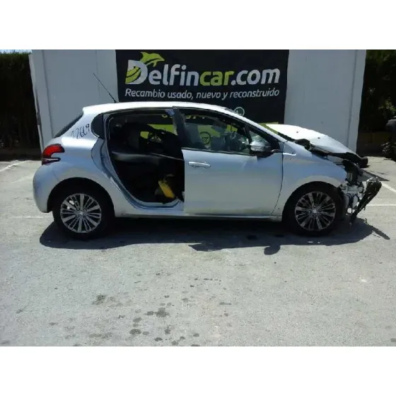 PEUGEOT 208 '2017 STYLE GRIS PLATA