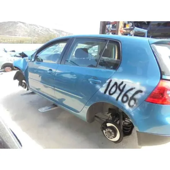 VOLKSWAGEN GOLF V BERLINA (1K1) '2005 TRENDLINE AZUL CLARO