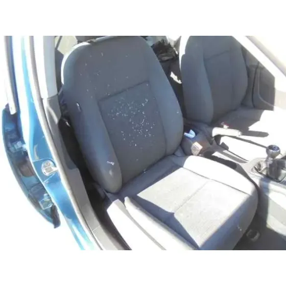 VOLKSWAGEN GOLF V BERLINA (1K1) '2005 TRENDLINE AZUL CLARO