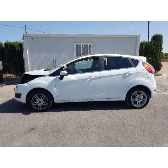 FORD FIESTA (CCN) '2015 TREND BLANCO
