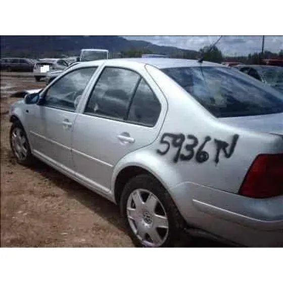 VOLKSWAGEN BORA BERLINA (1J2) '1998 HIGHLINE GRIS