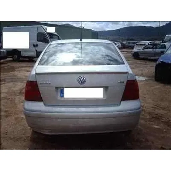 VOLKSWAGEN BORA BERLINA (1J2) '1998 HIGHLINE GRIS