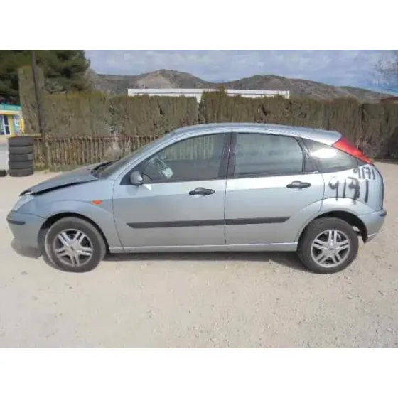 FORD FOCUS BERLINA (CAK) '2004 GHIA GRIS
