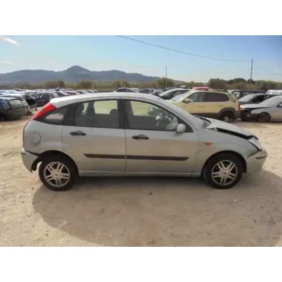 FORD FOCUS BERLINA (CAK) '2004 GHIA GRIS