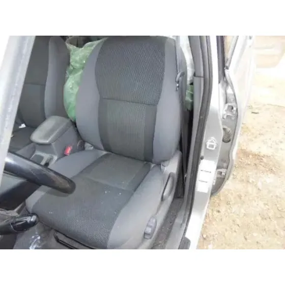TOYOTA RAV 4 (A2) '2001 2.0 LUNA 4X4 GRIS