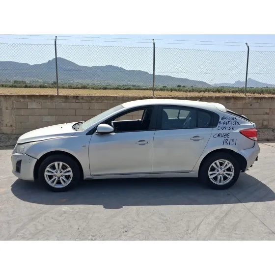 Chevrolet CRUZE HATCHBACK (J305) 2012