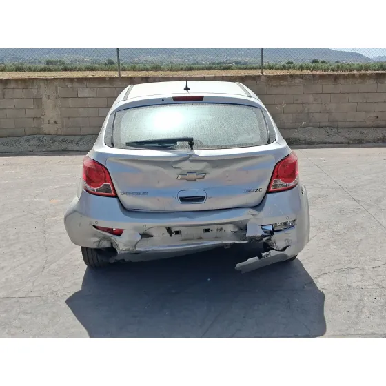 Chevrolet CRUZE HATCHBACK (J305) 2012