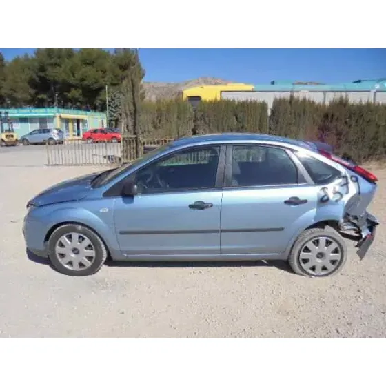 FORD FOCUS BERLINA (CAP) '2006 AMBIENTE (D) GRIS