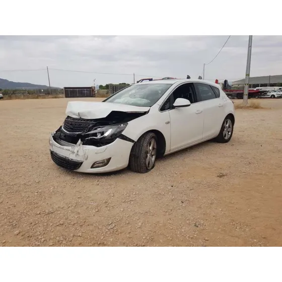 OPEL ASTRA J LIM. '2011 SPORT BLANCO
