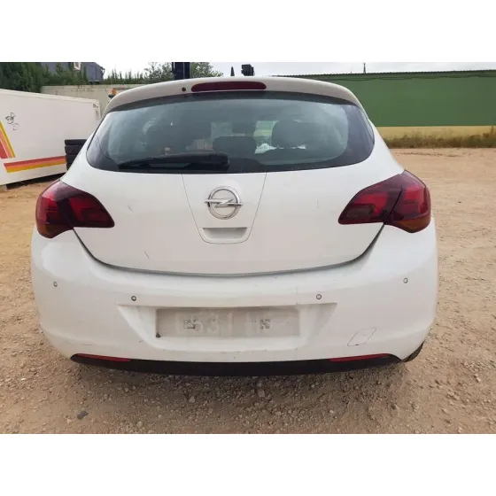 OPEL ASTRA J LIM. '2011 SPORT BLANCO