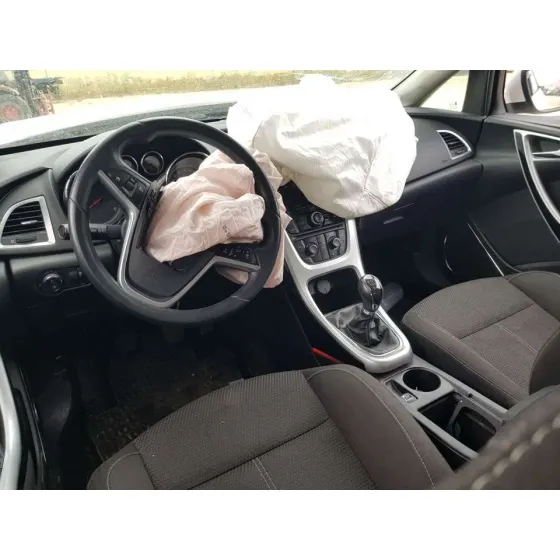 OPEL ASTRA J LIM. '2011 SPORT BLANCO
