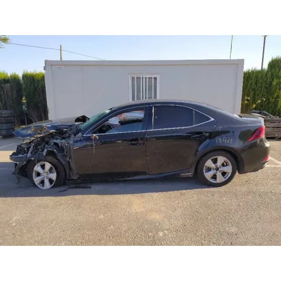 LEXUS IS '2018 300H NEGRO
