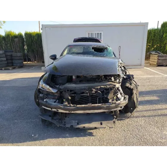 LEXUS IS '2018 300H NEGRO