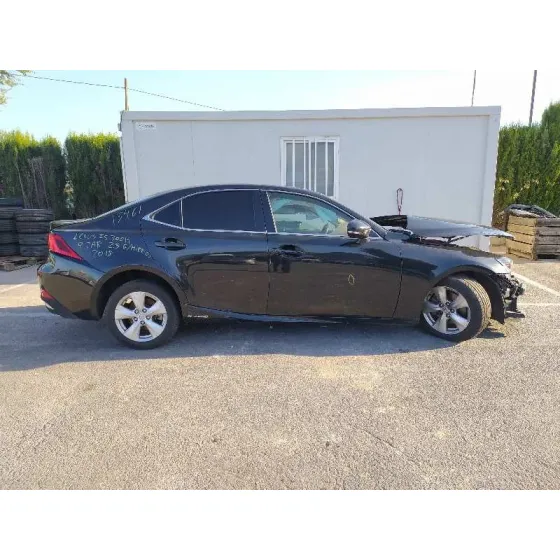LEXUS IS '2018 300H NEGRO